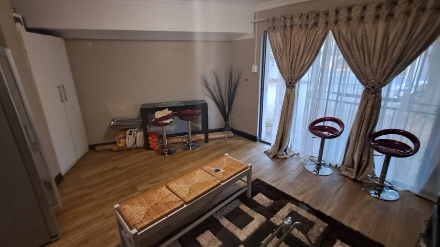 5 Bedroom Property for Sale in Heuwelsig Free State